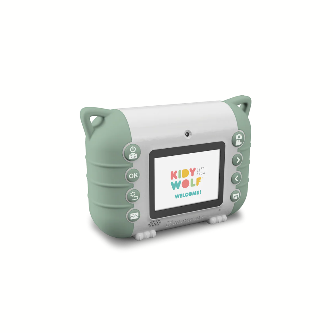 Detalle de cámara infantil con pantalla y botones grandes
