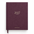 Agenda 2027 semana vista Refined Stationery Mulberry, tapa dura entelada burdeos con stamping dorado
